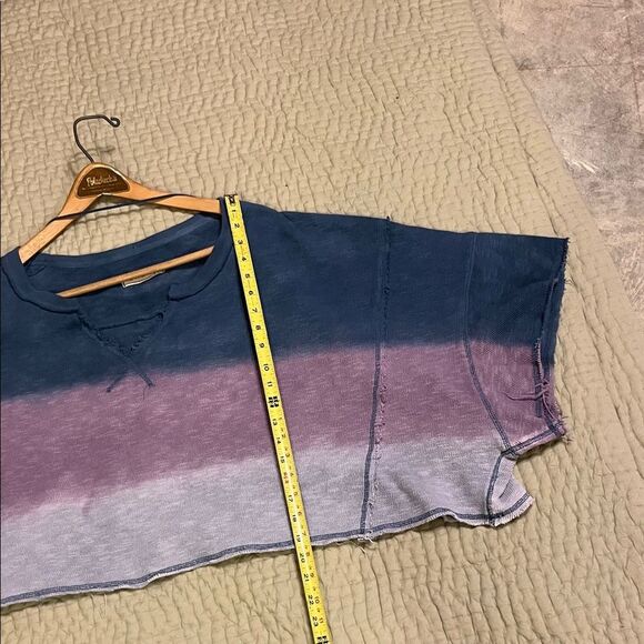 Free People Cropped Distressed V-Neck Top - Picture 10 of 11